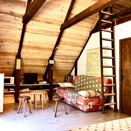 Chalet De *